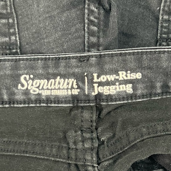 Signature By Levi Strauss Black Low Rise Denim Jeggings Size 14 Short Women’s - Picture 2 of 6